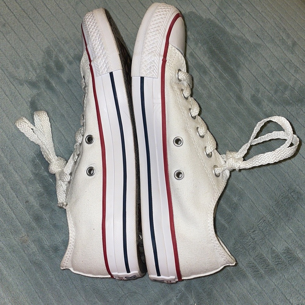 Converse Women’s Chuck Taylor All Star Madison Low Top Sneakers - Picture 3 of 6